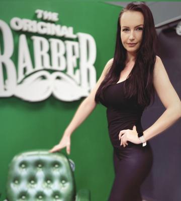 Barber Lady Renča